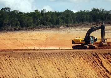 Águia Terraplanagem - Equipamentos e máquinas em obra